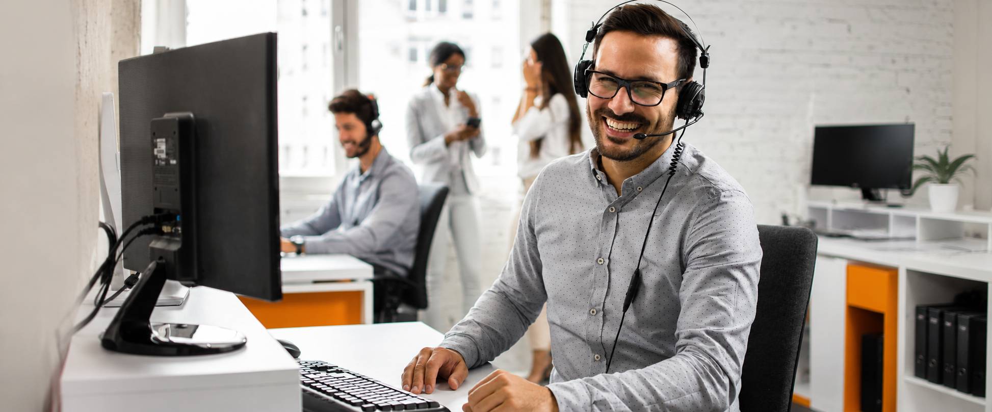 Customer-Service-Representative-scaled-new