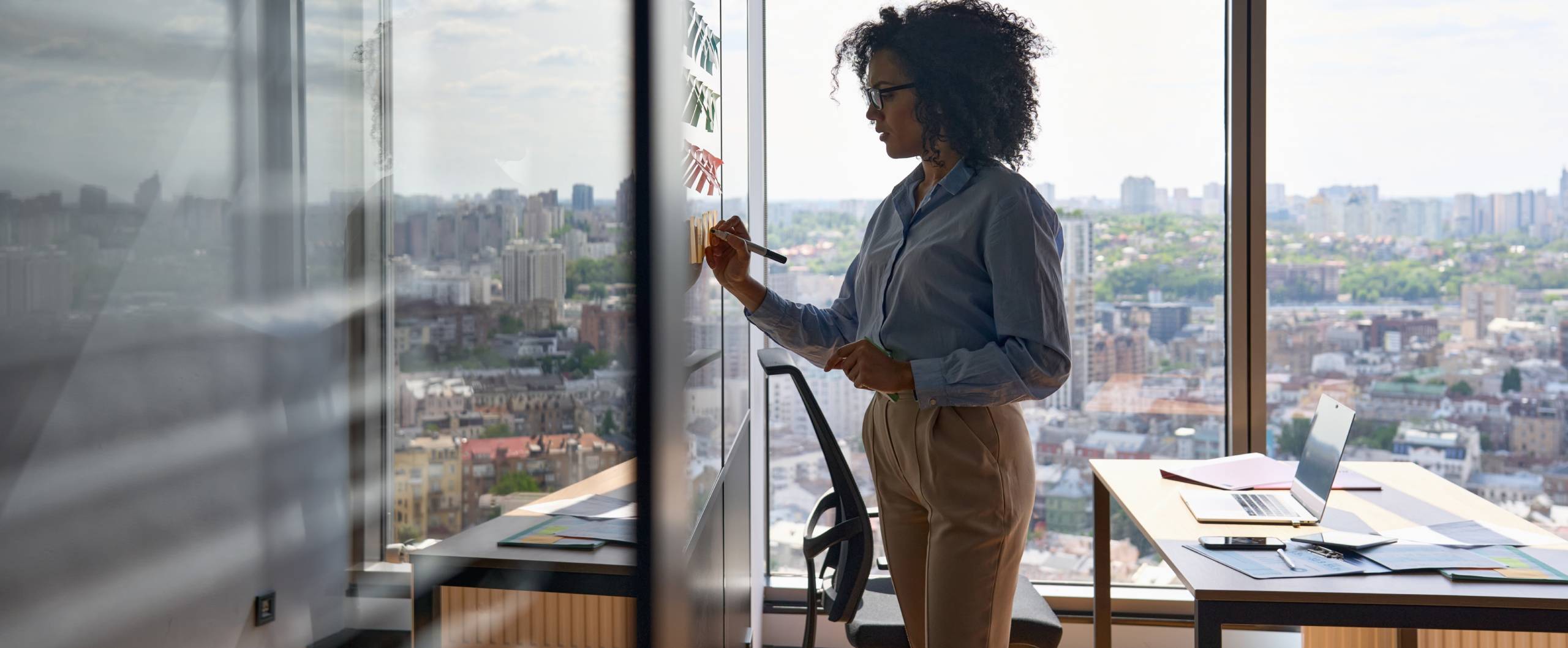 Fractional CMO Methodology vs Traditional Ad Agency Model